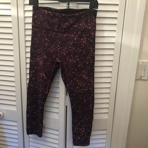 Athleta women splat burgundy / maroon capri, M